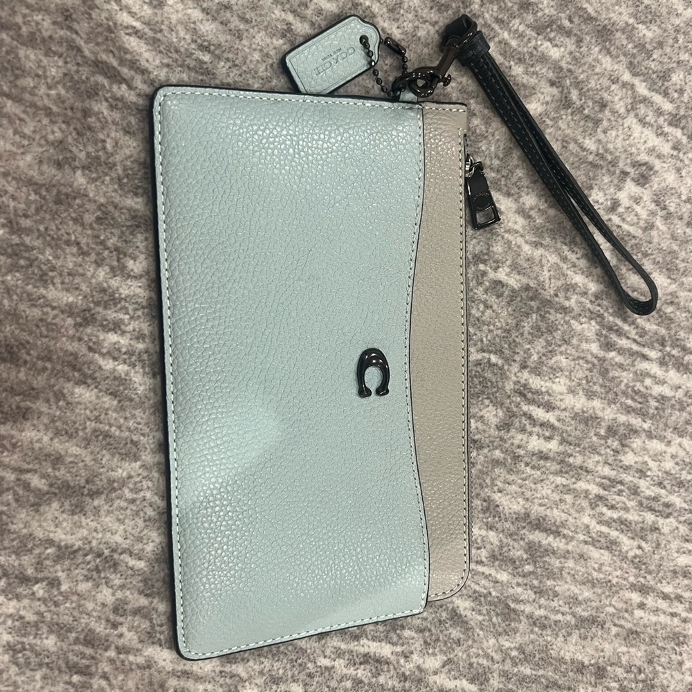 New coach wallet. Wristlet cord. Authentic - Picture 4 of 5